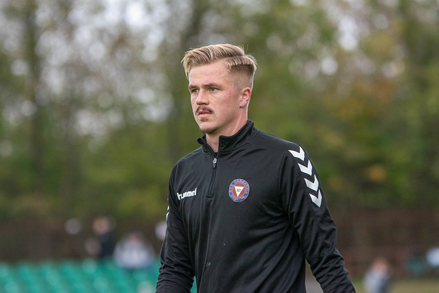 更是对他卓 更是对他卓